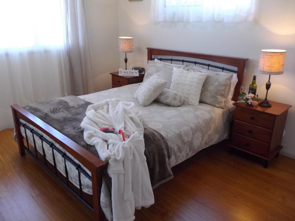 ทินารู ซันเซ็ต รีทรีต Bed & Breakfast Barrine ภายนอก รูปภาพ