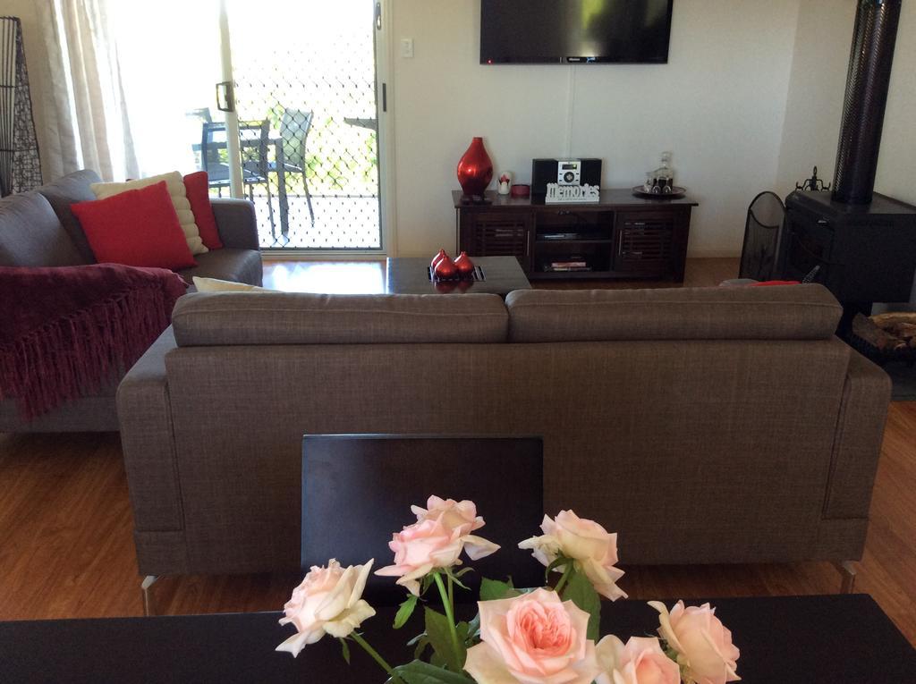 ทินารู ซันเซ็ต รีทรีต Bed & Breakfast Barrine ภายนอก รูปภาพ