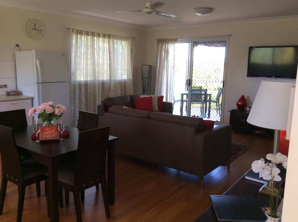 ทินารู ซันเซ็ต รีทรีต Bed & Breakfast Barrine ภายนอก รูปภาพ